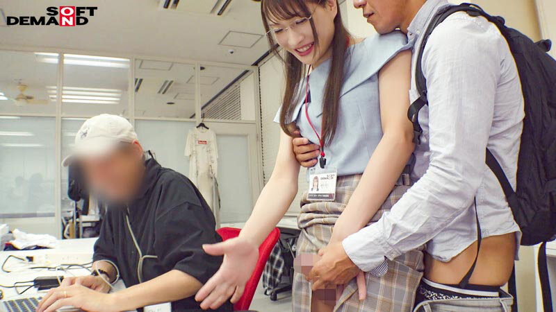 【ブランドストア30%OFF!】 システム部に入った諏訪さんは社会人経験10年以上の頼れる聡明姉御肌 しかもち○ぽ(18cm)が生えている LGBTQ+SOD女子社員が入社初日からAV出演業務 システム部 中途1年目 諏訪珠生 014
