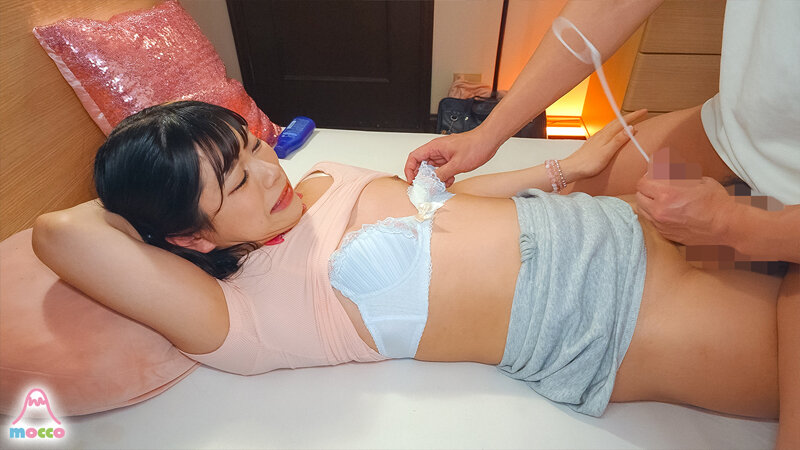 父親の再婚で突然できたデカチンすぎてノーパン派の男の娘J系ギャル義妹に無防備ペニチラ誘惑され辛抱たまらず凸撃兜合わせ手コキで亀頭密着相互射精しまくった。 狐森りつ 004