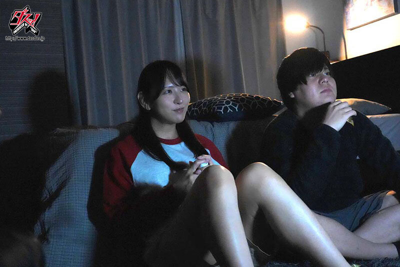 「ぼくたち、ともだち…だよね？」男子校の美少年な親友に姉の制服を着せてメス堕ちさせた日。匂いたつ女装姿に発情してねっとりアナル中出しセックス。 柊もみじ 001